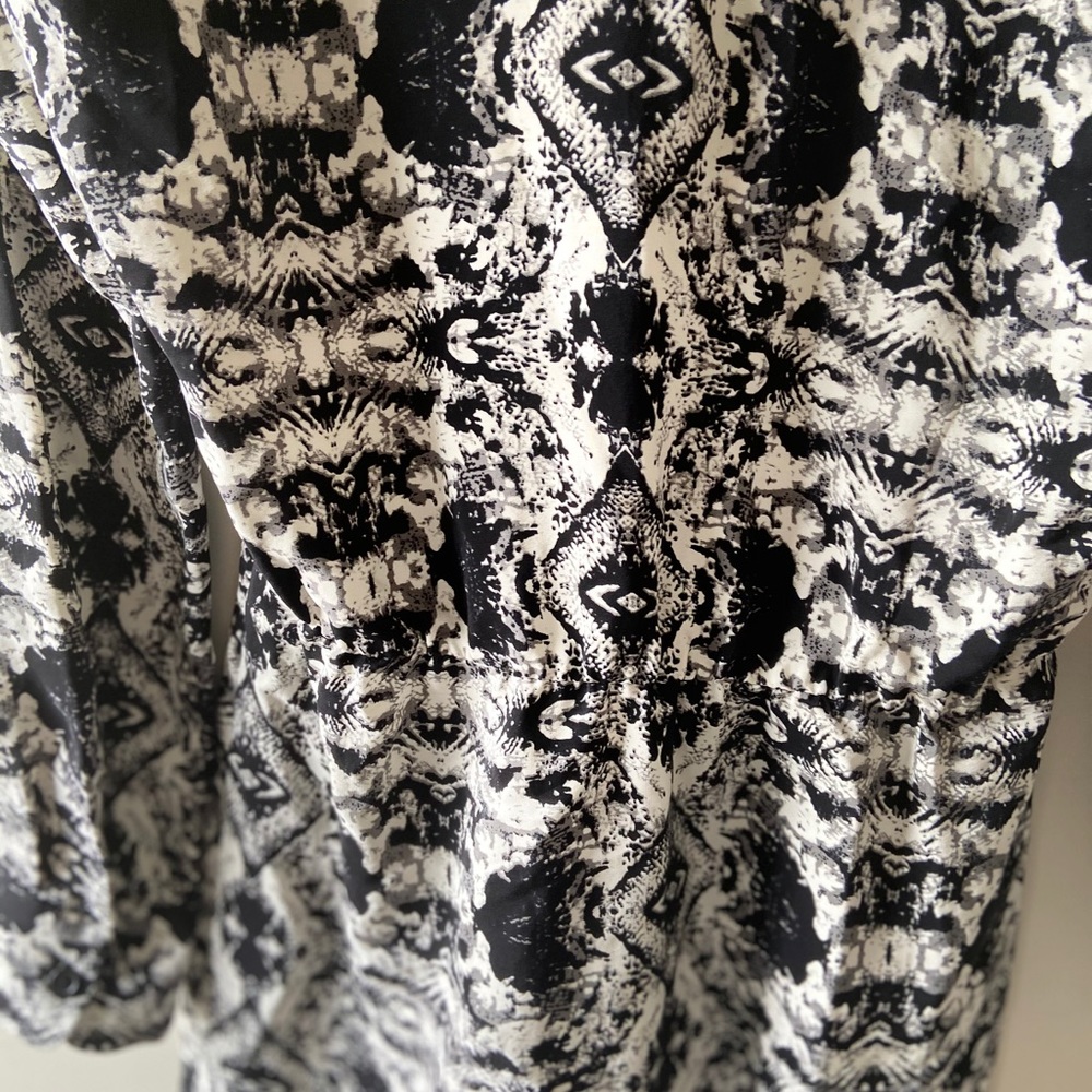 Parker Wrap long sleeve Dress black and white silk - Picture 6 of 8